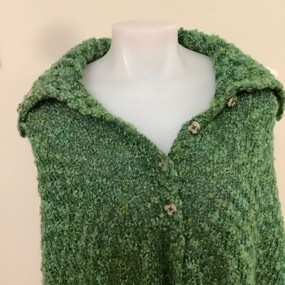 Gorgeoys Bouclé Green Cape fits med to large - Picture 3 of 11